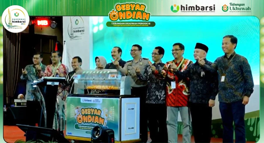 Foto: Para pengurus DPP dan perwakilan DPW saat foto sesi bersama sebelum pengundian hadiah Tabungan Ukhuwah, Kamis, (20/08/2026).